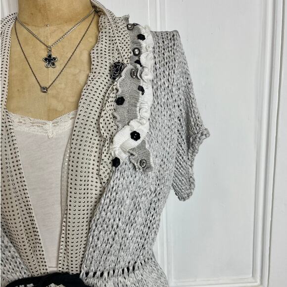 Made in Italy Tricot Chic Boho Sweater Top with Lace & Ruffle Details - Picture 4 of 8